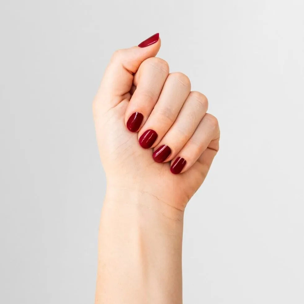 alessandro-striplac-uv-colour-wXNqaWJX-4.webp New Alessandro Striplac UV Colour 126 Velvet Red Nagellak