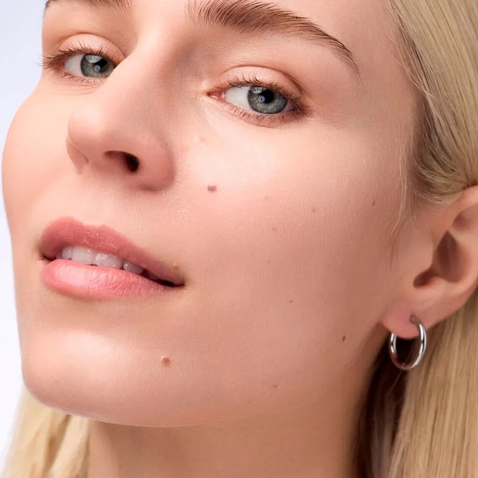 catrice-instant-bright-002n-me-esvelDAr-5.webp Fashion Catrice Instant Bright 002N Medium Coverage Serum Concealer