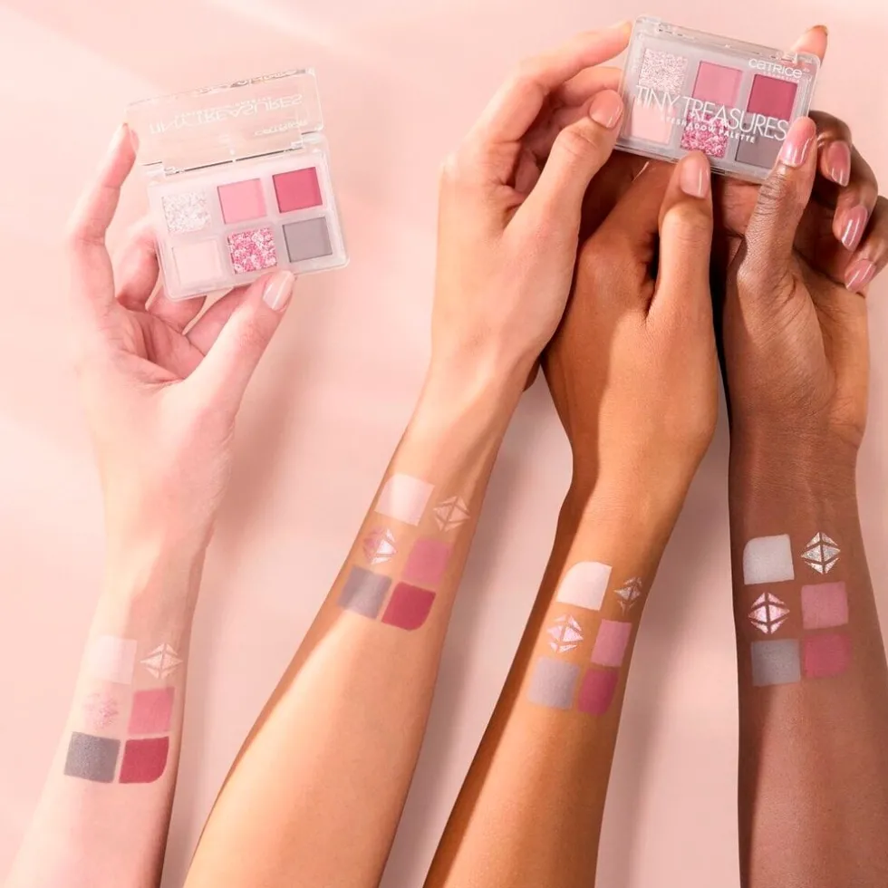 catrice-tiny-treasures-020-wil-RLyYNFiM-3.webp Discount Catrice Tiny Treasures 020 Wild Berry Eyeshadow Palette