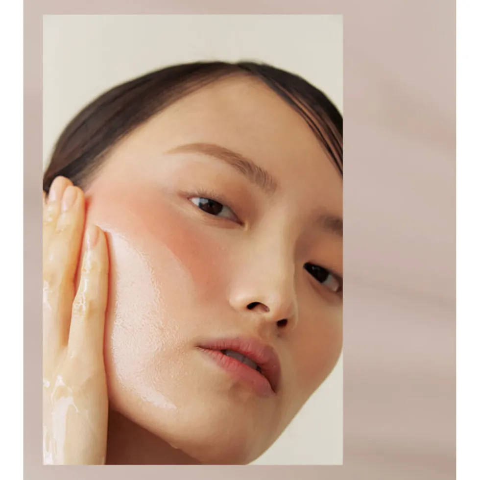 dear-klairs-gentle-black-deep-EKJvoSzV-4.webp New Dear, Klairs Gentle Black Deep Cleansing Oil