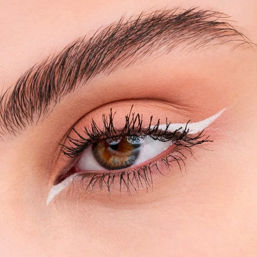 essence-04-white-kajal-pencil-KSQYWcav-4.webp Hot Essence 04 White Kajal Pencil