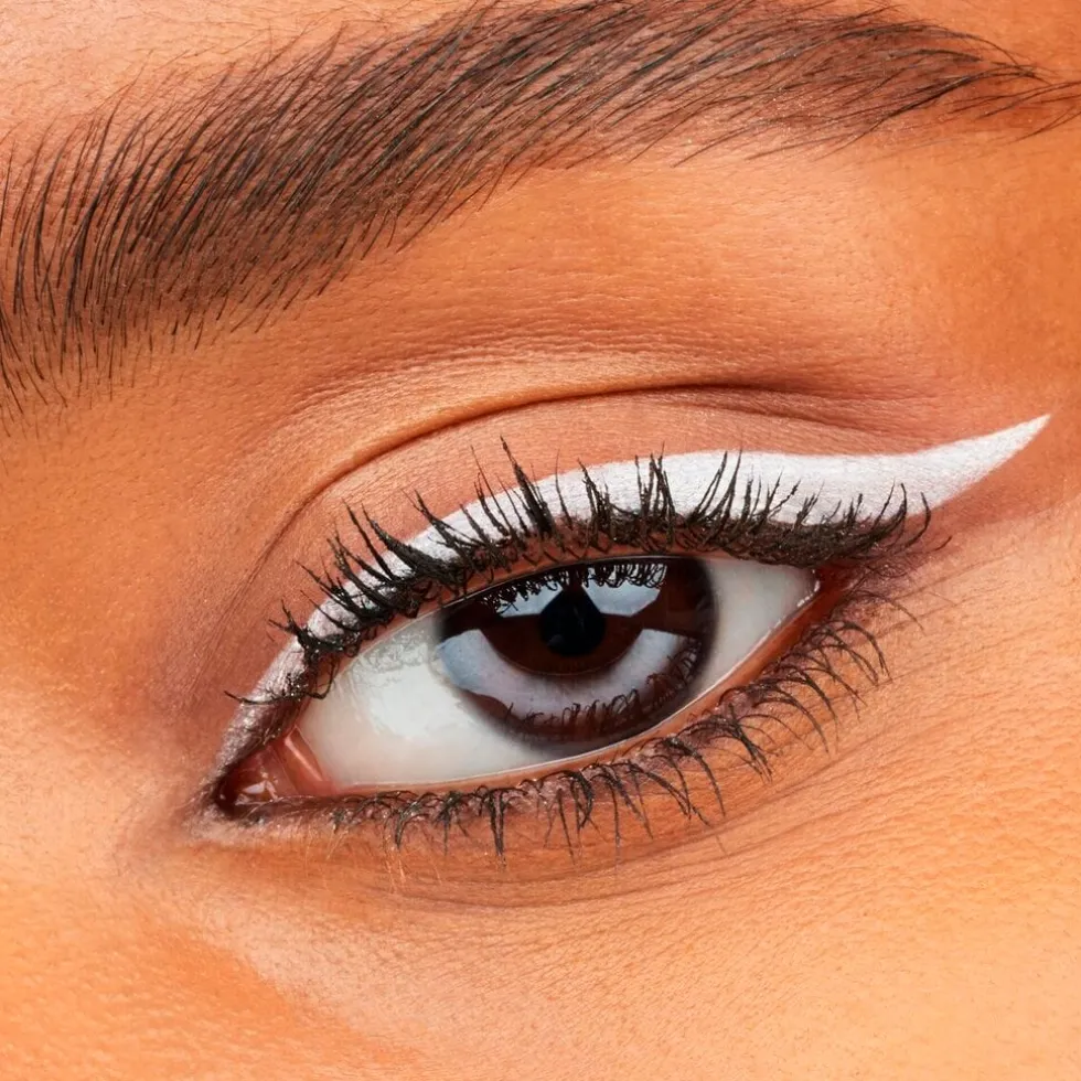 essence-04-white-kajal-pencil-KSQYWcav-5.webp Hot Essence 04 White Kajal Pencil