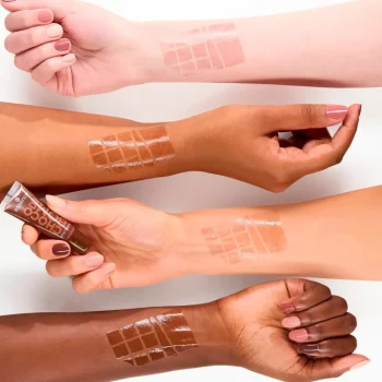 New Essence Choco Bomb 01 Chocoholic! Shiny Lipgloss