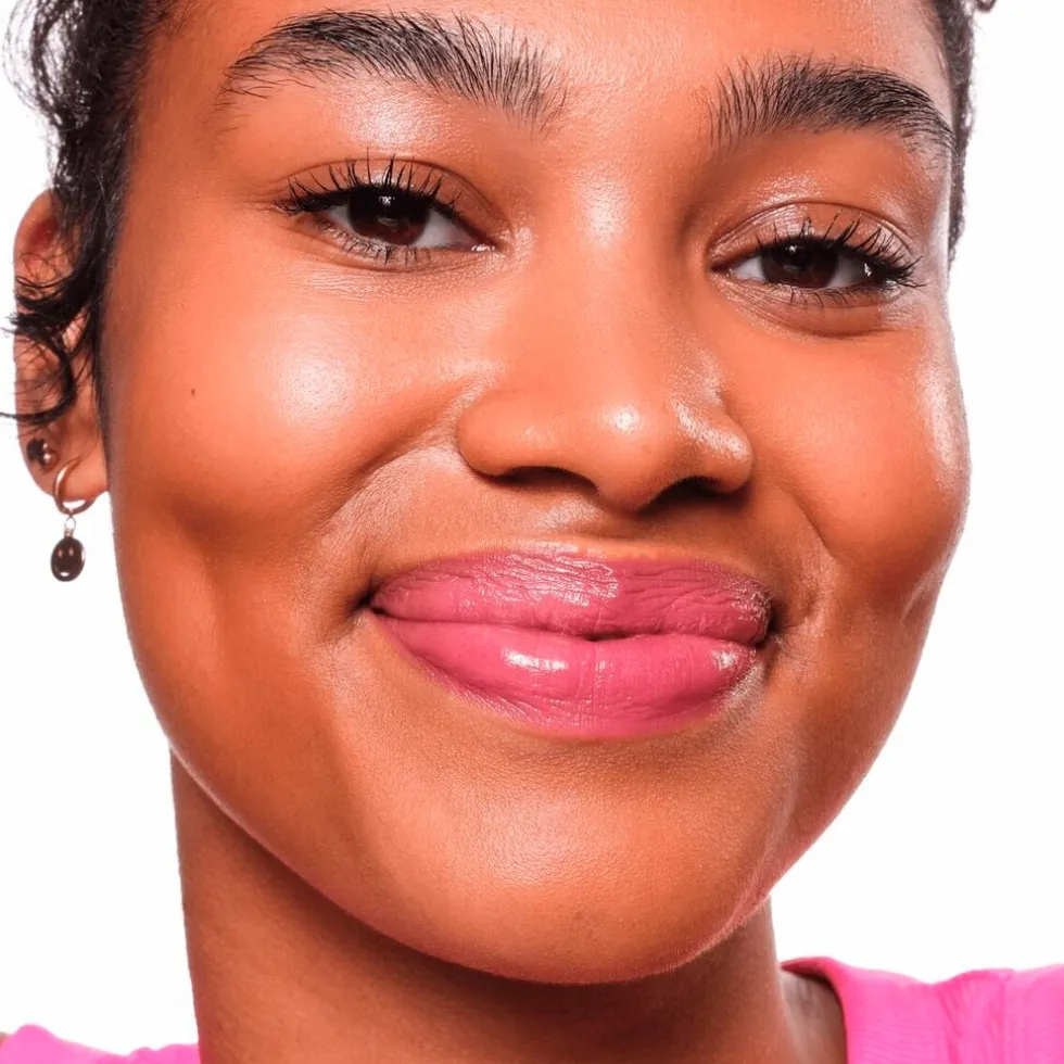 essence-hydra-kiss-02-vintage-JYzFpOZn-5.webp Fashion Essence Hydra Kiss 02 Vintage Rose Lip Tint