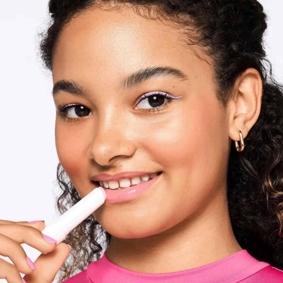 essence-juicy-bomb-06-wake-me-AzLKPJSu-2.webp Sale Essence Juicy Bomb 06 Wake Me Up Before You Coco Glossy Butter Balm