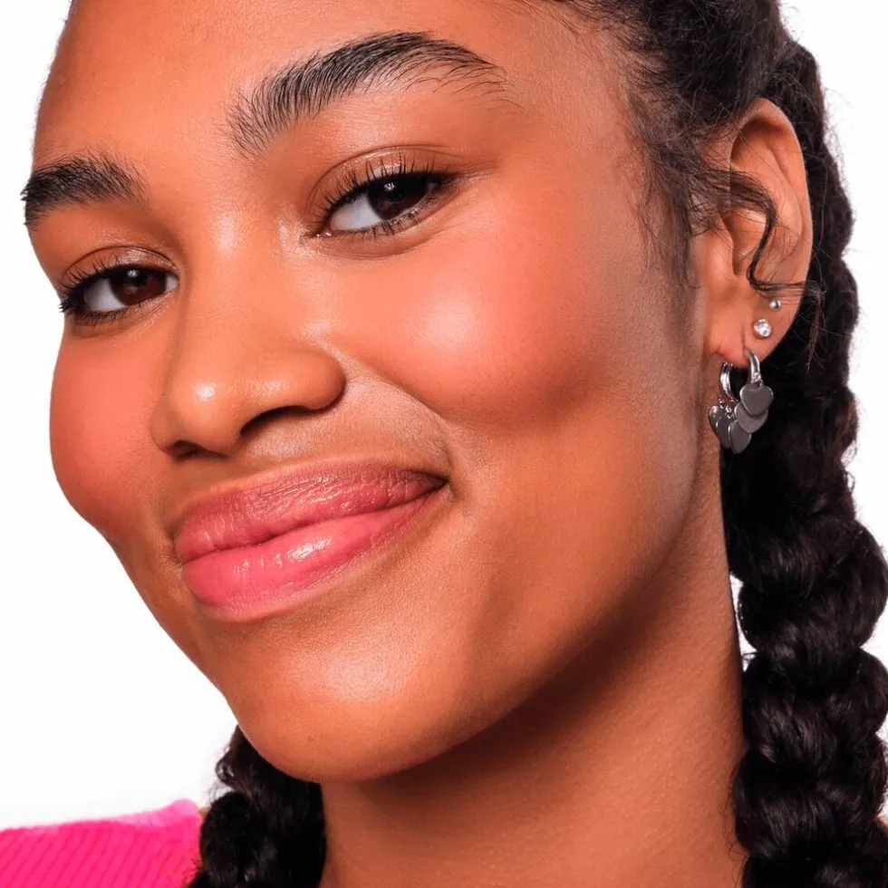 essence-soft-touch-20-golden-b-DQoXnMFR-4.webp New Essence Soft Touch 20 Golden Buttercream Butter Bronzer