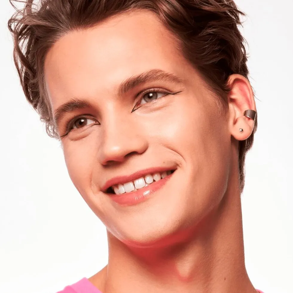 essence-stay-play-01-black-ge-yTWrPJtu-3.webp Online Essence Stay & Play 01 Black Gel Eyeliner Pot