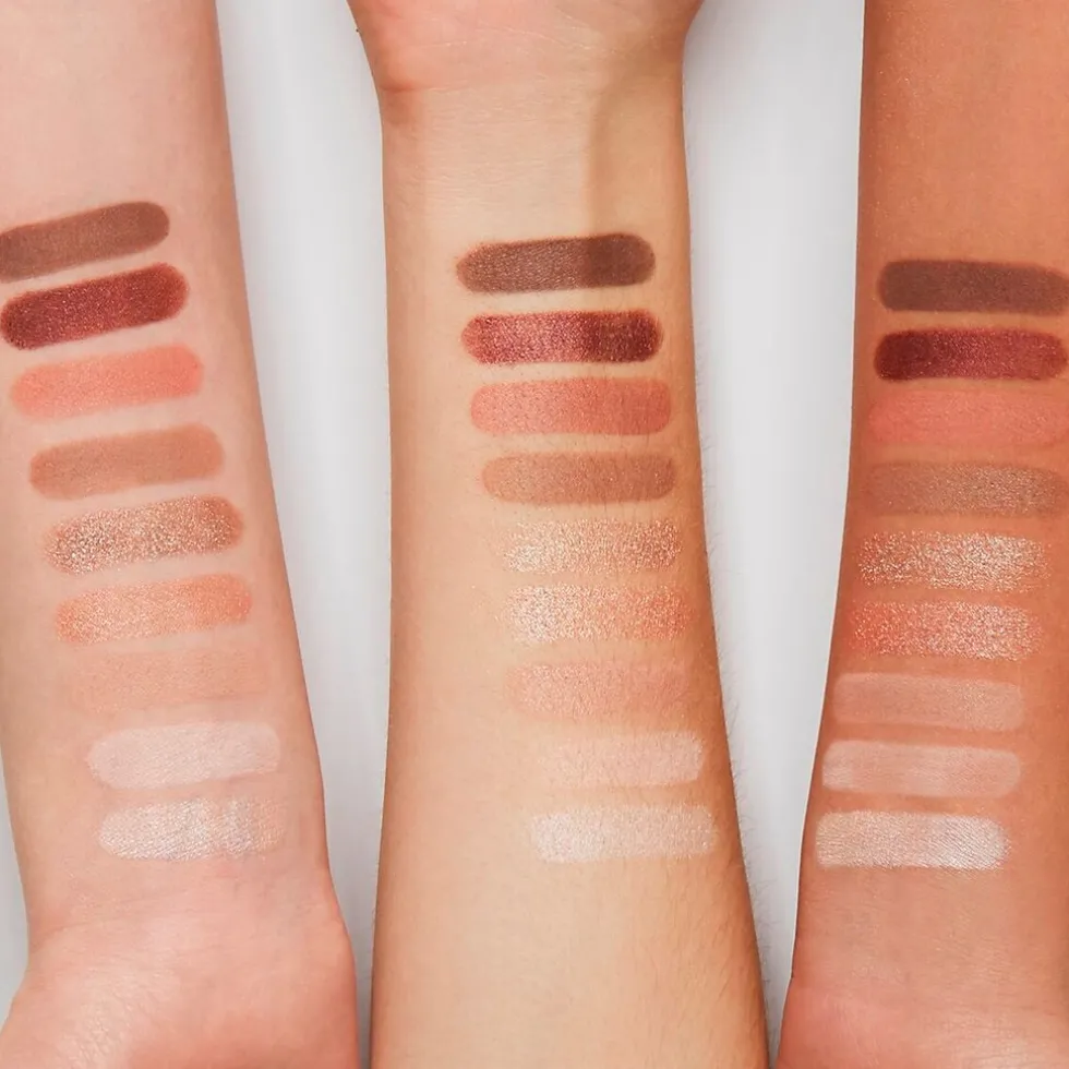 essence-the-rose-edition-20-lo-HNlfmAJv-2.webp Hot Essence The Rose Edition 20 Lovely In Rose Eyeshadow Palette