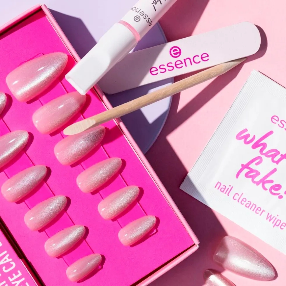 essence-what-the-fake-02-cat-e-WSSuFPRQ-1.webp New Essence What The Fake! 02 Cat Eye Press-On Nails Manicure