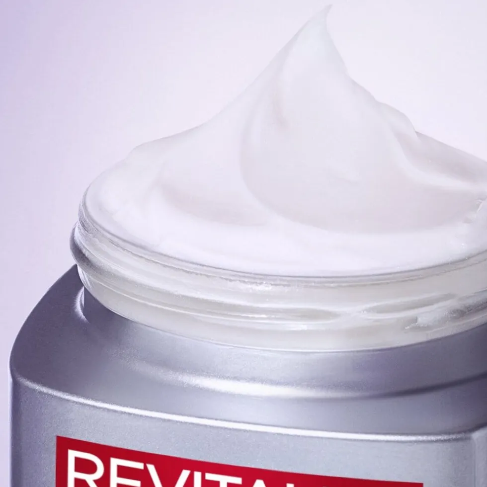loral-paris-revitalift-filler-fYOdYpTU-3.webp Sale L'Oreal Paris L'Oréal Paris Revitalift Filler SPF50 Anti-Aging Dagcrème