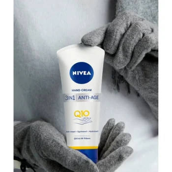 Hot Nivea Q10 3-in-1 Anti-Age Handcrème