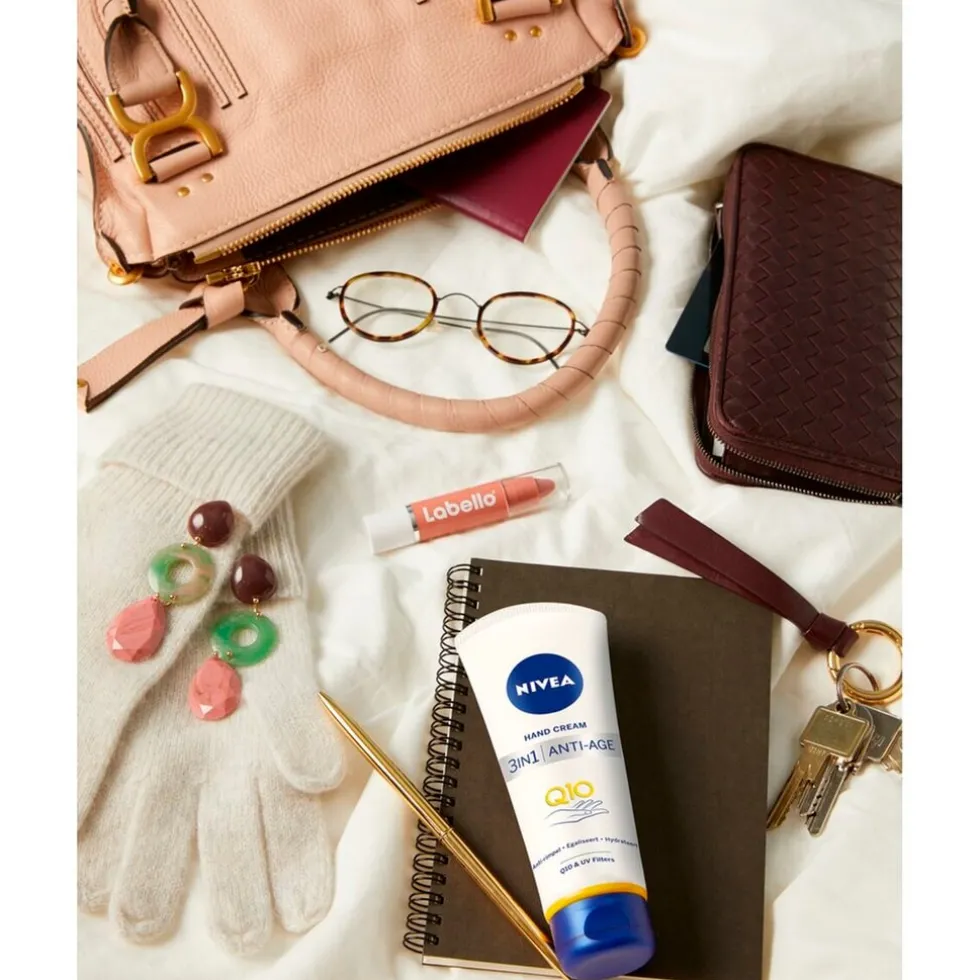 nivea-q10-3-in-1-anti-age-hand-aBzKxawr-3.webp Hot Nivea Q10 3-in-1 Anti-Age Handcrème