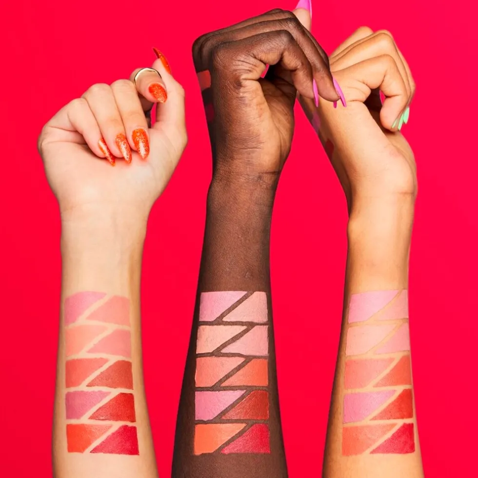 nyx-professional-makeup-dual-e-QtAjHHsD-3.webp Clearance NYX Professional Makeup Dual Ended 03 Coral And Deep Peach Cream Blush Wonderstick