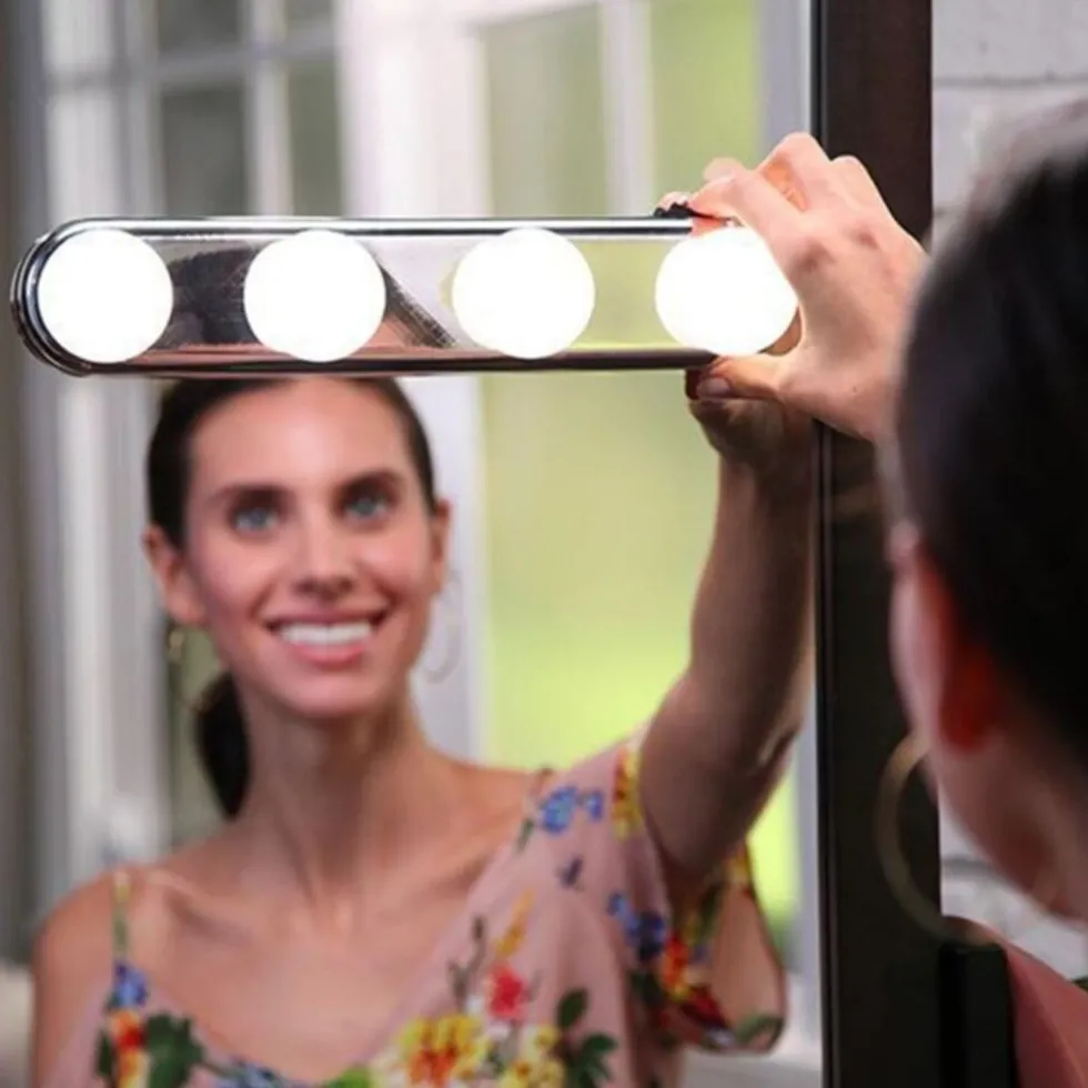 studiolighthollywoodmakeuplamp-gUeTnBOn-0.webp Hot StudioLight Hollywood Make‑up Lamp – Draadloze LED‑verlichting Met Zuignappen, 4 Lampen